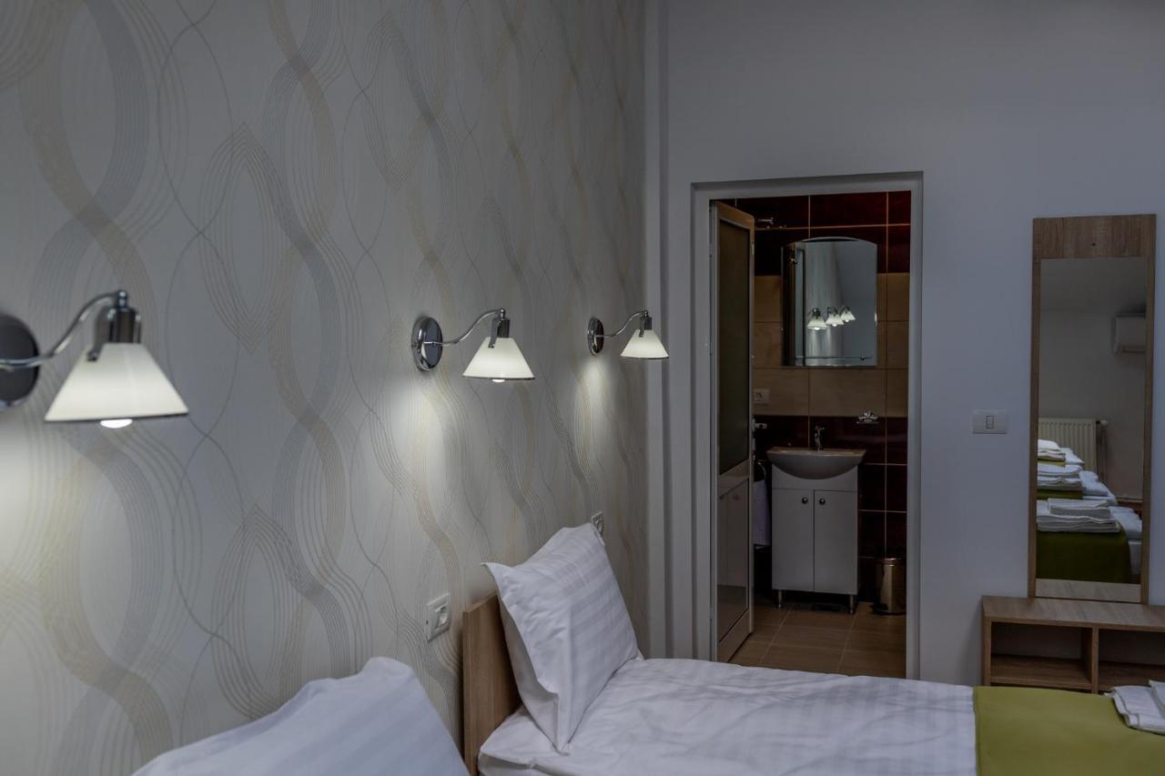 Marconi Guesthouse Hunedoara Eksteriør bilde