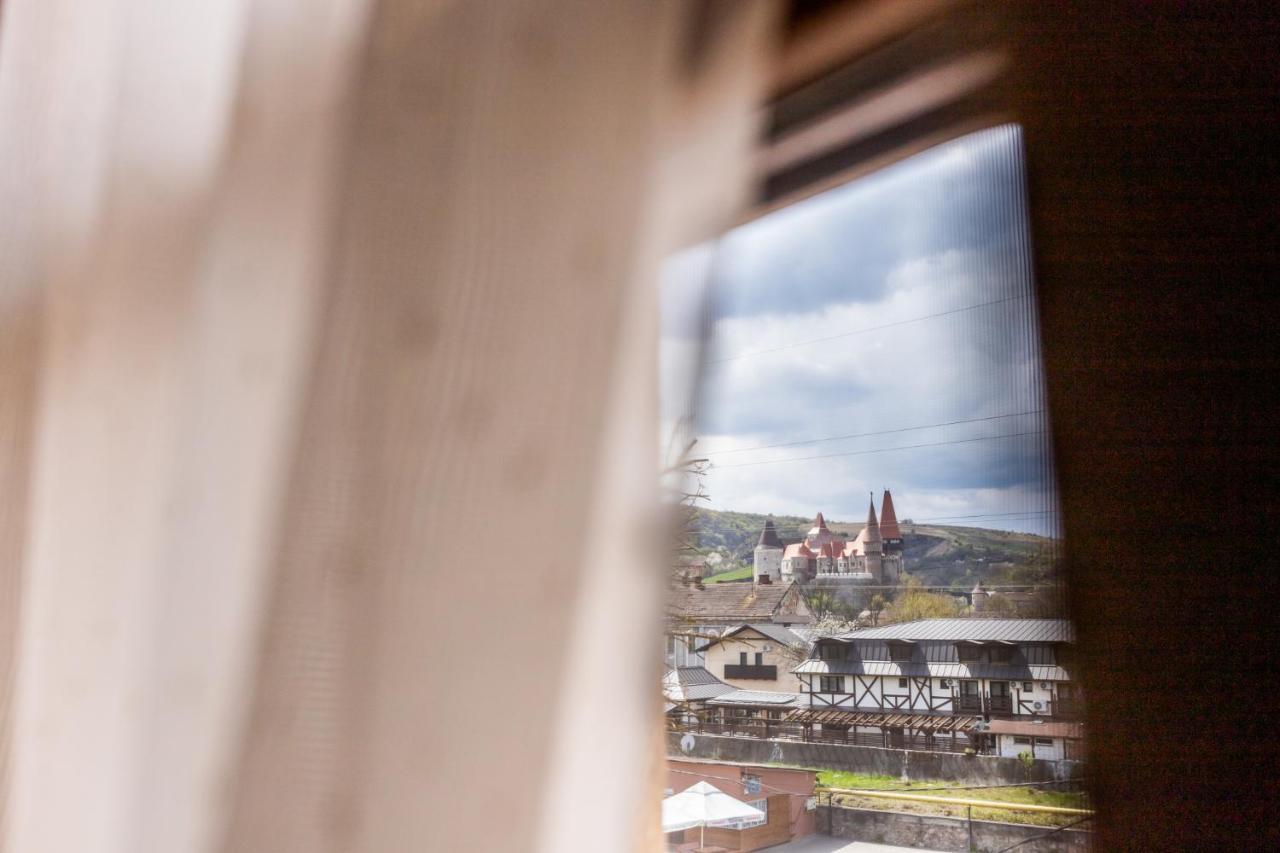 Marconi Guesthouse Hunedoara Eksteriør bilde