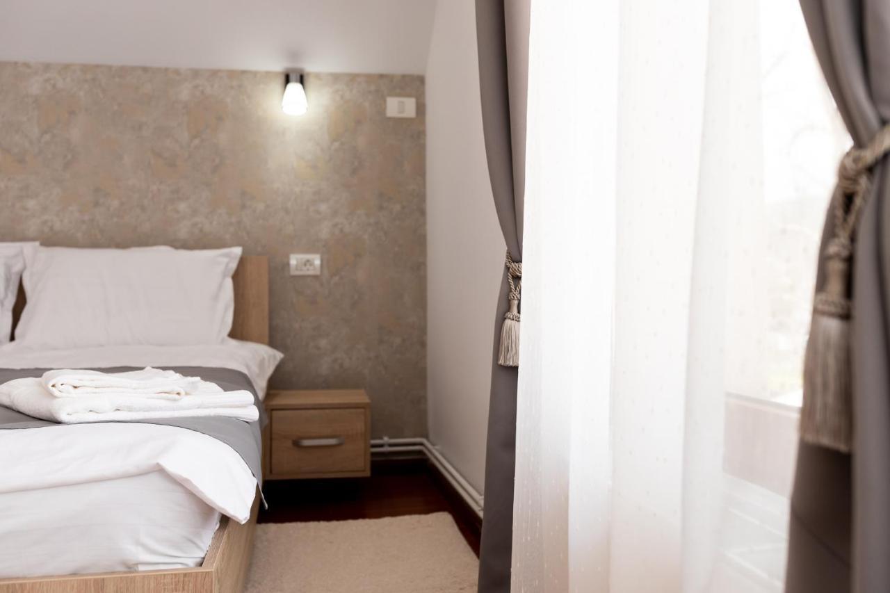 Marconi Guesthouse Hunedoara Eksteriør bilde