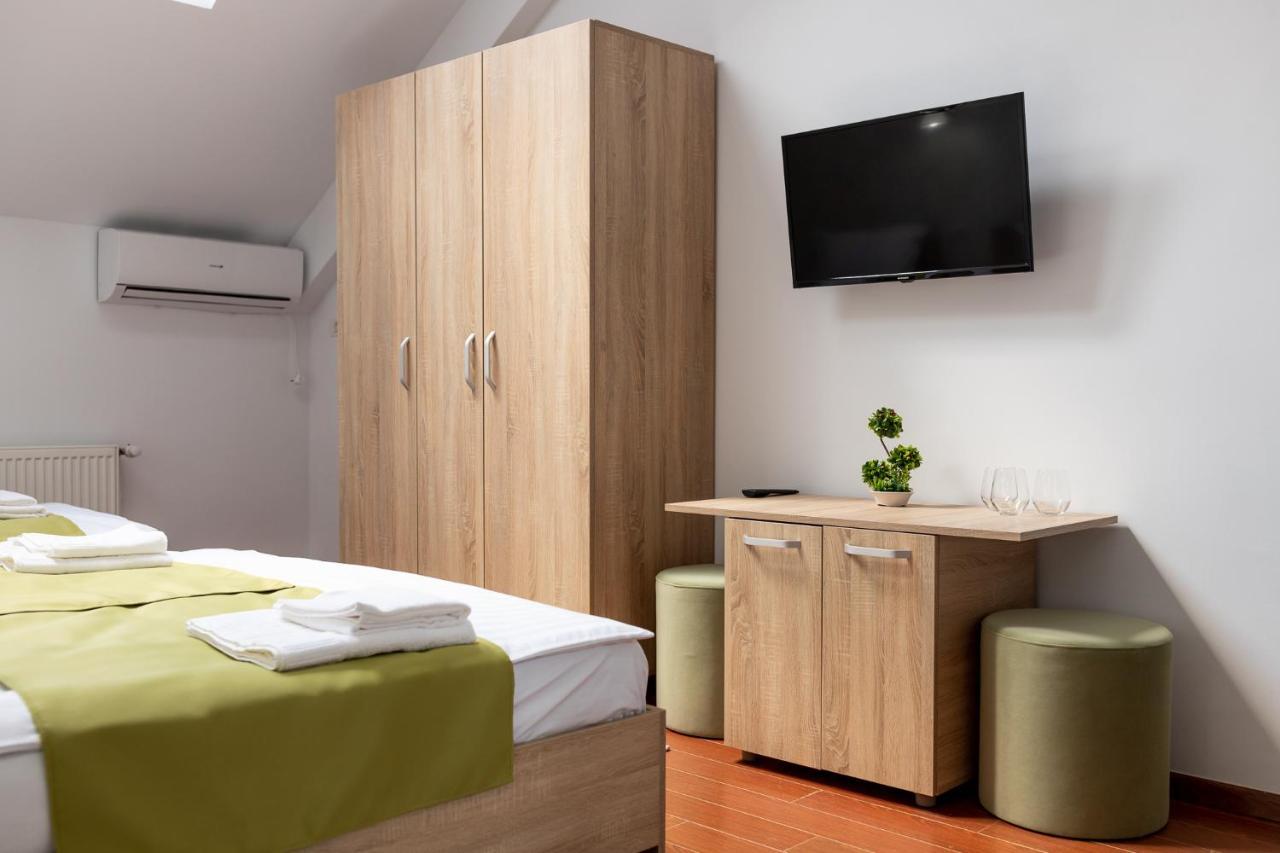 Marconi Guesthouse Hunedoara Eksteriør bilde
