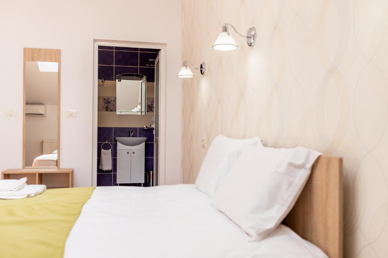Marconi Guesthouse Hunedoara Eksteriør bilde