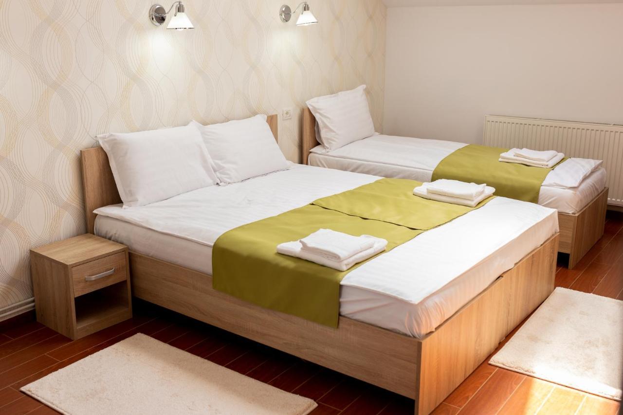 Marconi Guesthouse Hunedoara Eksteriør bilde