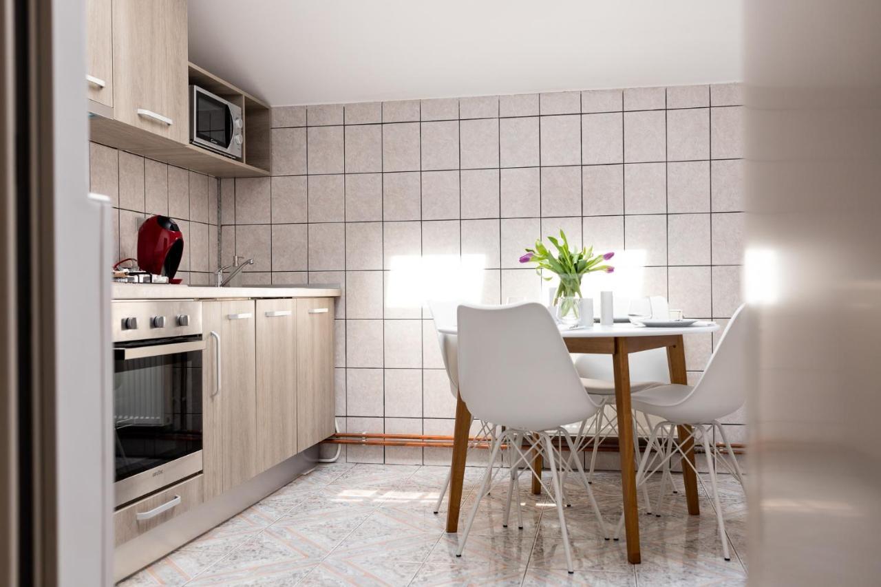 Marconi Guesthouse Hunedoara Eksteriør bilde